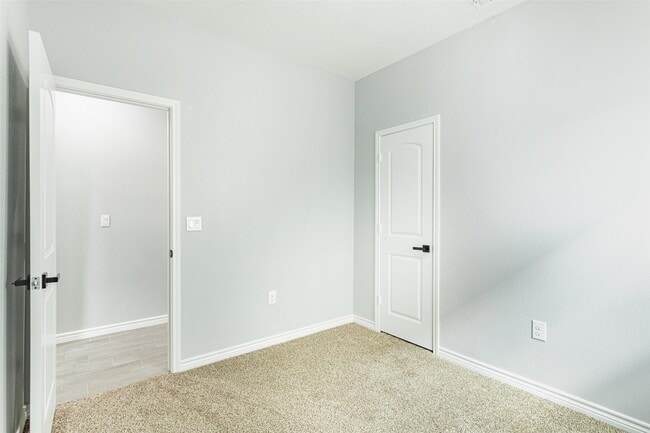 Building Photo - 16881 Glenheath St