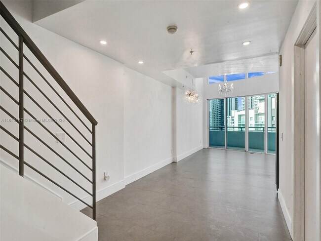 Building Photo - 60 SW 13th St