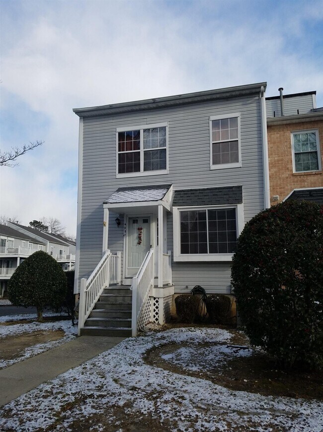 Primary Photo - 4950 Rosebay Pl