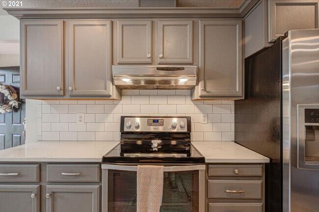 Building Photo - 14096 S Jacobs Way