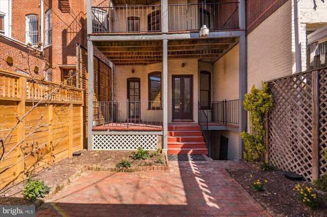 Building Photo - 1734 Q St NW