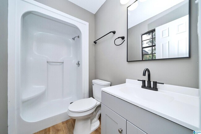 Building Photo - 18 Polaris Cir