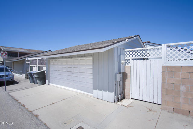 Building Photo - 5230 Beachcomber St
