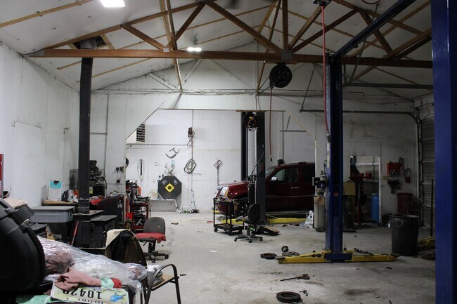 Building Photo - 146 Cedar St