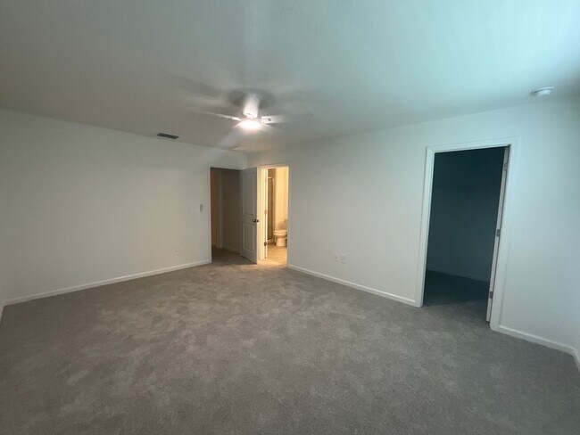 Building Photo - Oak Hammock Preserve Townhomes - New Construction - 3/2.5/1 1672 sqft ***Won't Last***