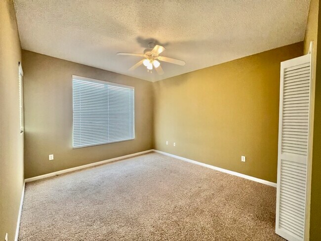 Building Photo - 321 Bream Ave