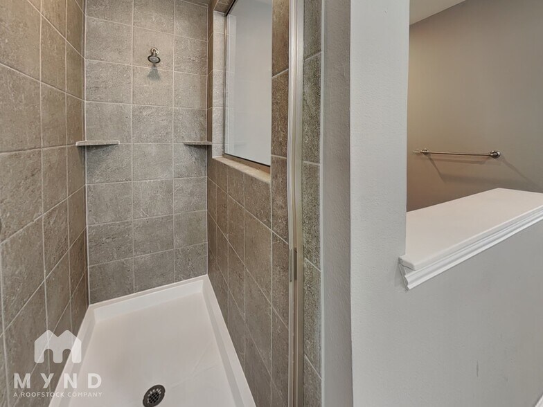 Building Photo - 1424 Bird Cherry Ln