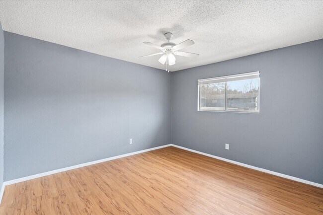 Building Photo - Perfectly Located Townhome in South Austin