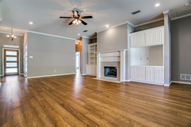 Building Photo - 7120 Axis Ct