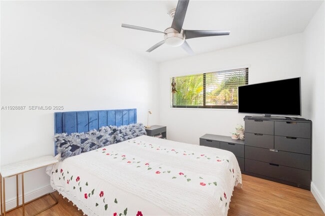 Building Photo - 10350 SW 4th St