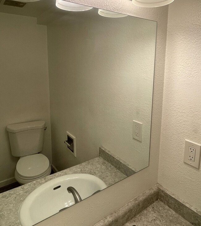 Building Photo - TOWNHOME - VILLAGE OF OAK CREEK - RED ROCK VIEWS