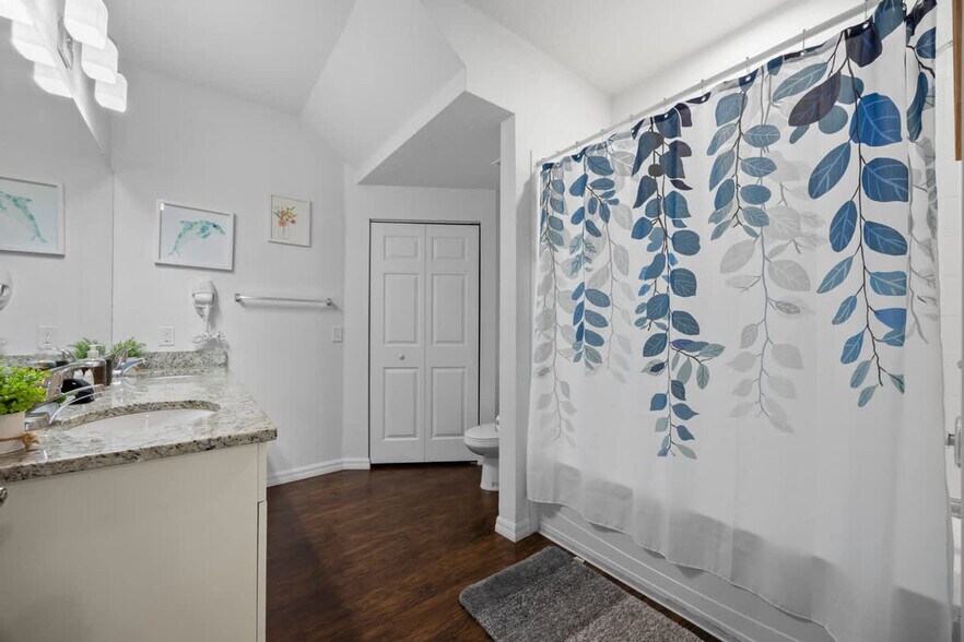 Building Photo - 3210 Gold Ln