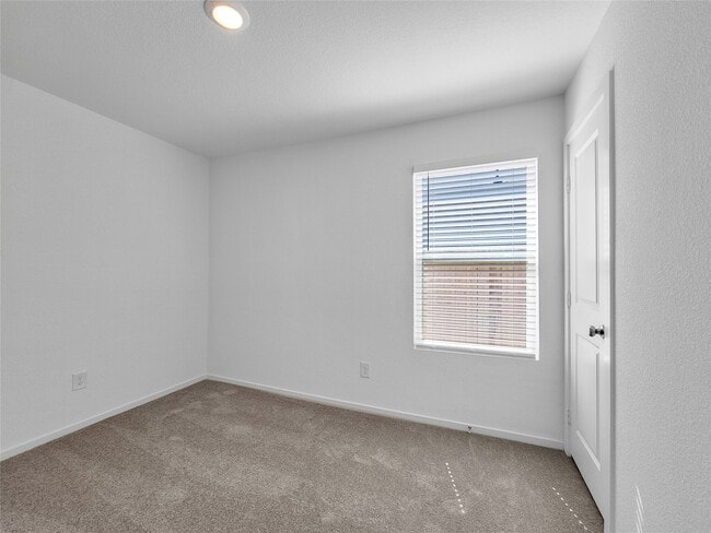 Building Photo - 112 Nicholas Rd