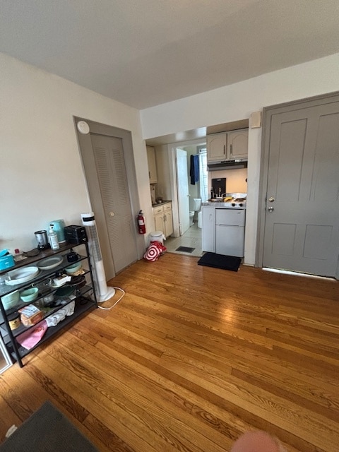 Building Photo - 319 W Buffalo St