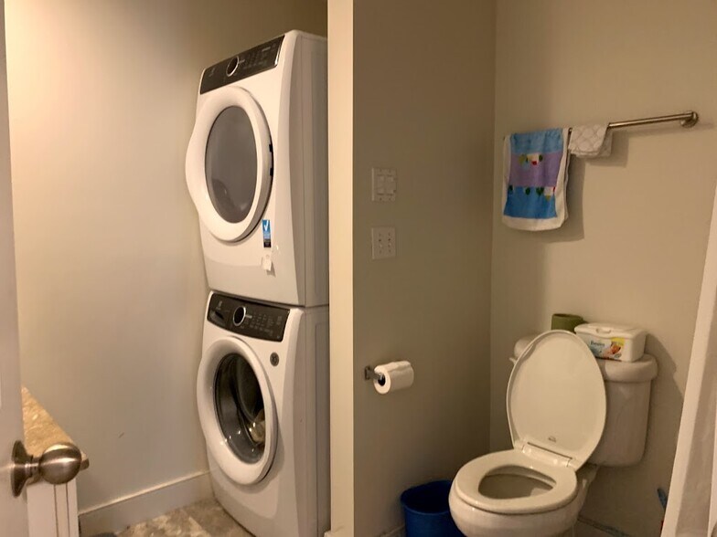 Building Photo - 110 Second St