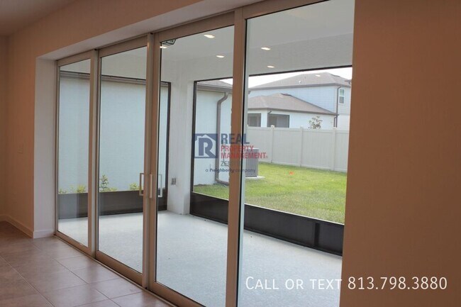 Building Photo - 11225 Sycamore Glen Loop