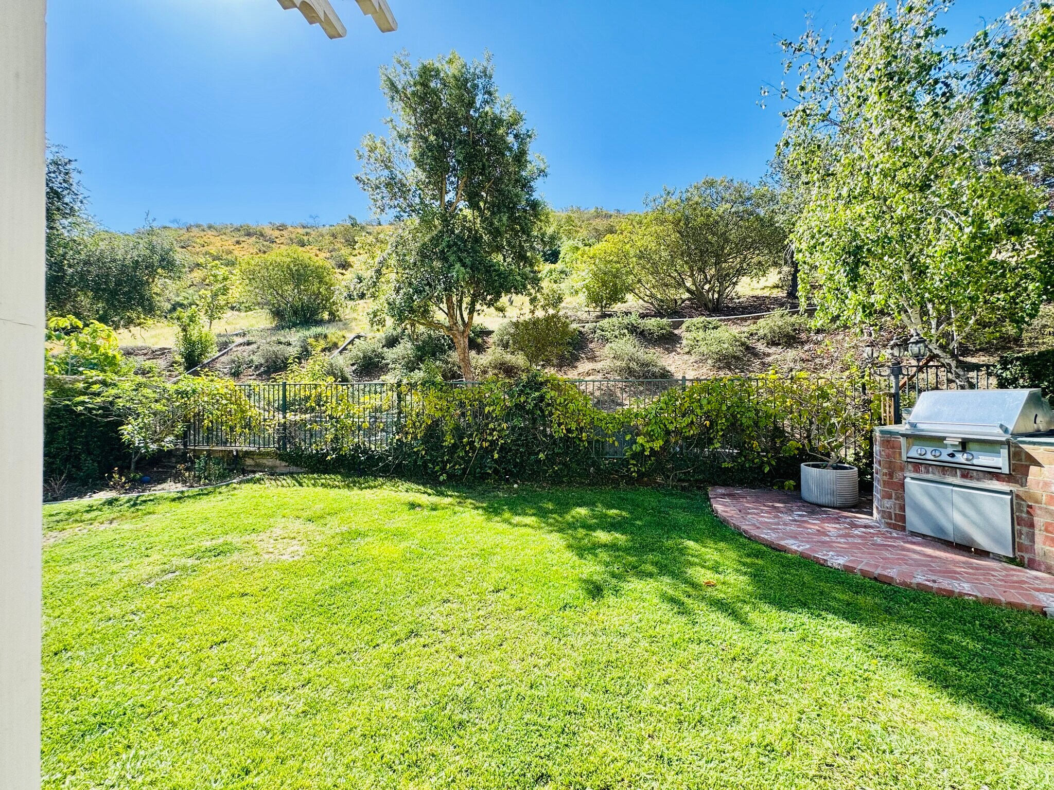 Building Photo - 4424 Camino de la Rosa