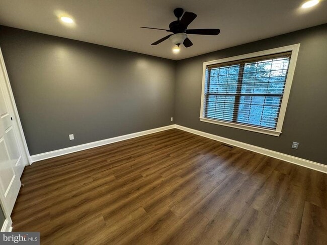 Building Photo - 4 Stonehaven Cir