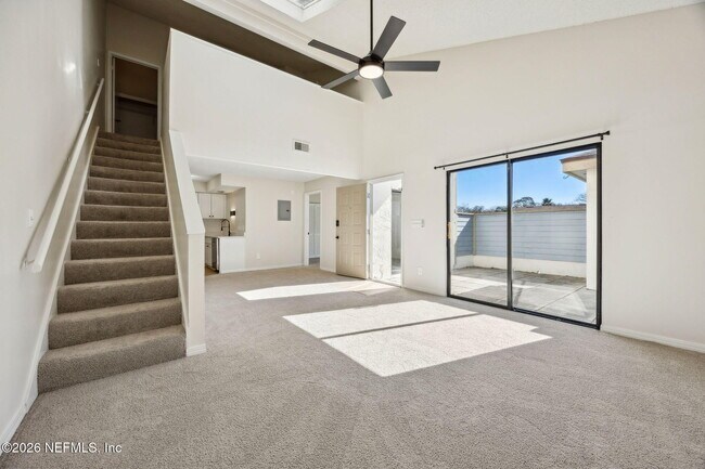 Building Photo - 1604 Challenger Ct W