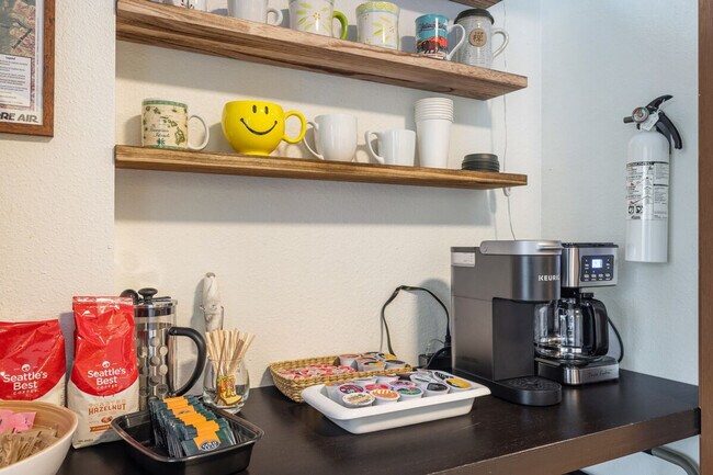 Building Photo - 5504 NE 190th St