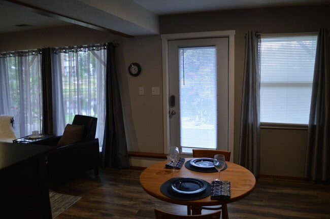 Building Photo - 5307 Rehklau Rd SE