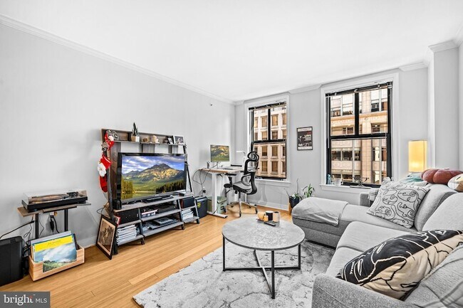 Building Photo - 631 D St NW