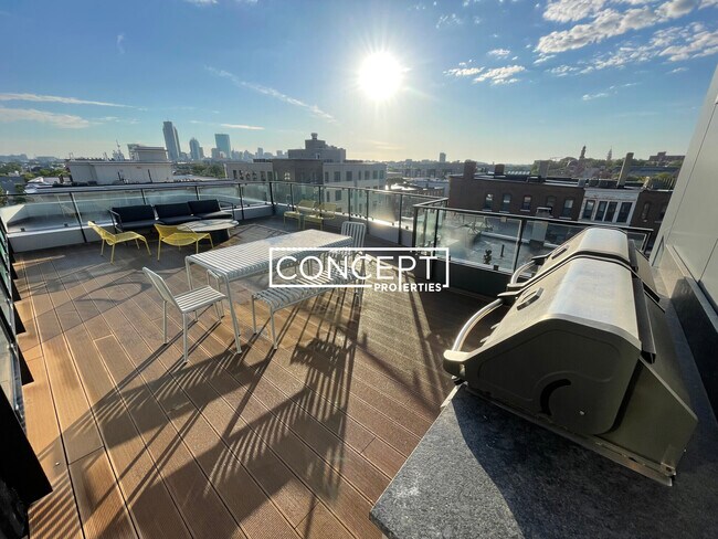 Building Photo - 1474 Tremont St