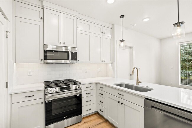 Building Photo - 3+3 Luxury Home in Eagle’s Prestigious Bellemeade Community
