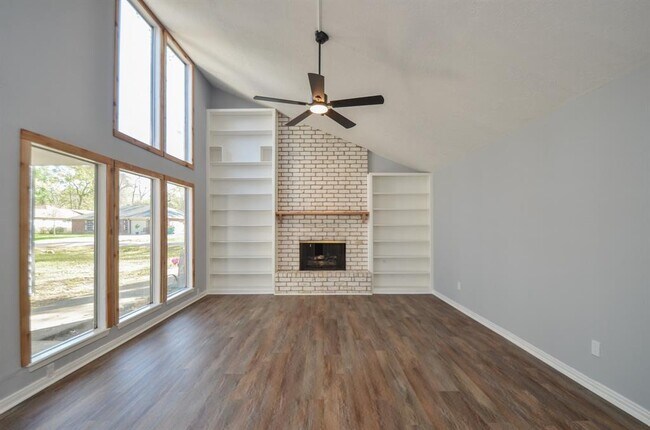 Building Photo - 48 Artesia