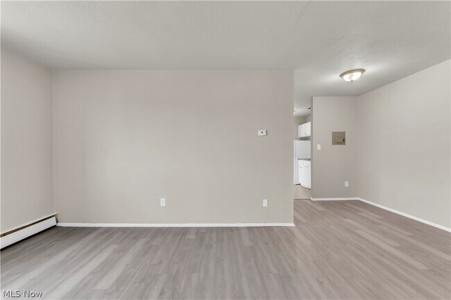 Building Photo - 1415 Wyandotte Ave