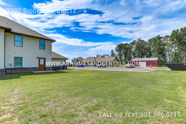 Building Photo - 2502 Ridgeland Cir