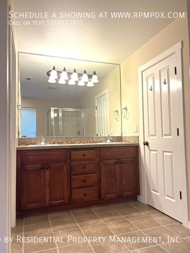 Building Photo - 15355 SW Greenfield Dr