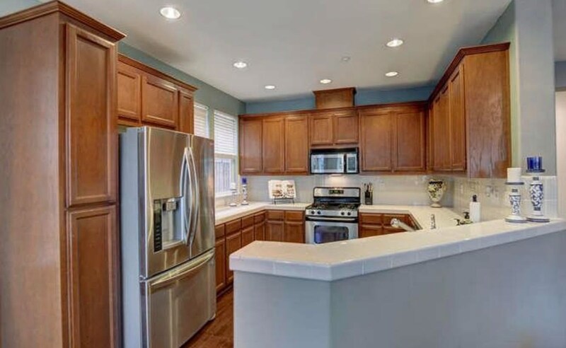 Building Photo - 774 Tennyson Dr