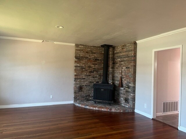 pot belly stove - 1638 Greenwood Ave