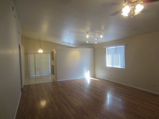 Building Photo - 2883 S Foster Dr