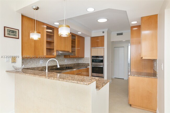 Building Photo - 21150 Point LPH 2902