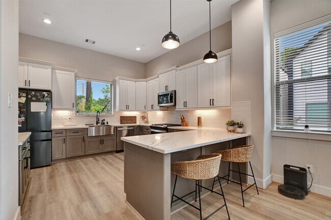 Building Photo - 3704 Creekmont Grn Ln