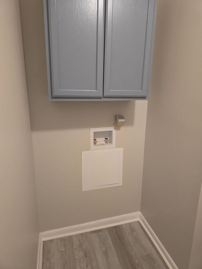 Building Photo - 3375 Galleria Dr