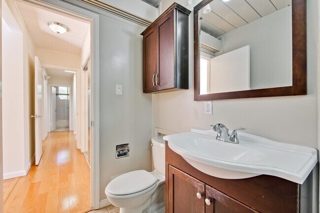 Building Photo - Mountain View Home l Spacious Open Layout Bright and Private Yard