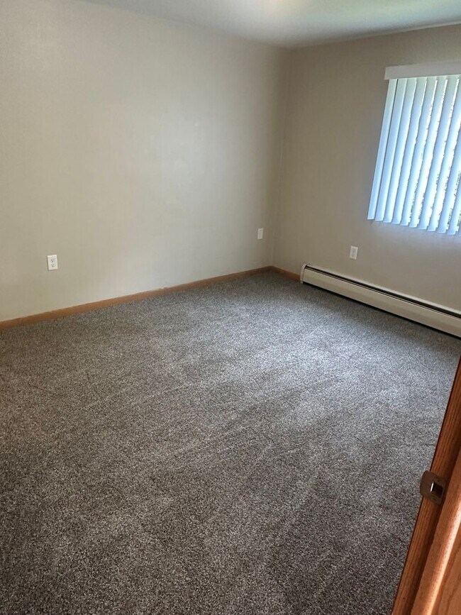 Building Photo - One Bedroom