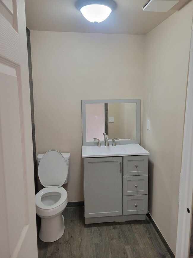 Building Photo - 1 Bedroom/1 Bath Home!
