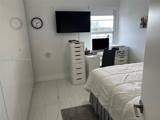 Building Photo - 6545 Indian Creek Dr