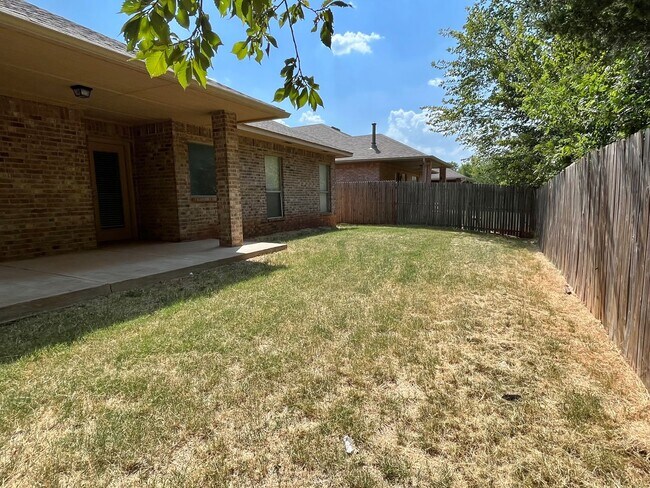 Building Photo - 6737 NW 125th Ct