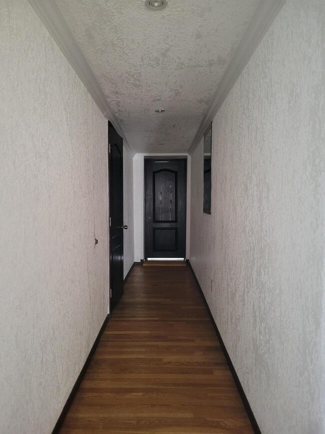 Building Photo - 1514 N Stanton St