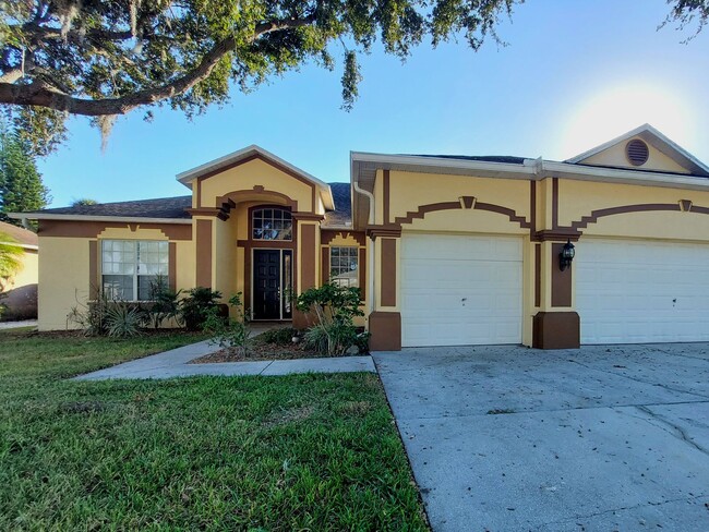 Building Photo - Beautiful 4 Bedroom, 4 Bathroom Home in Da...