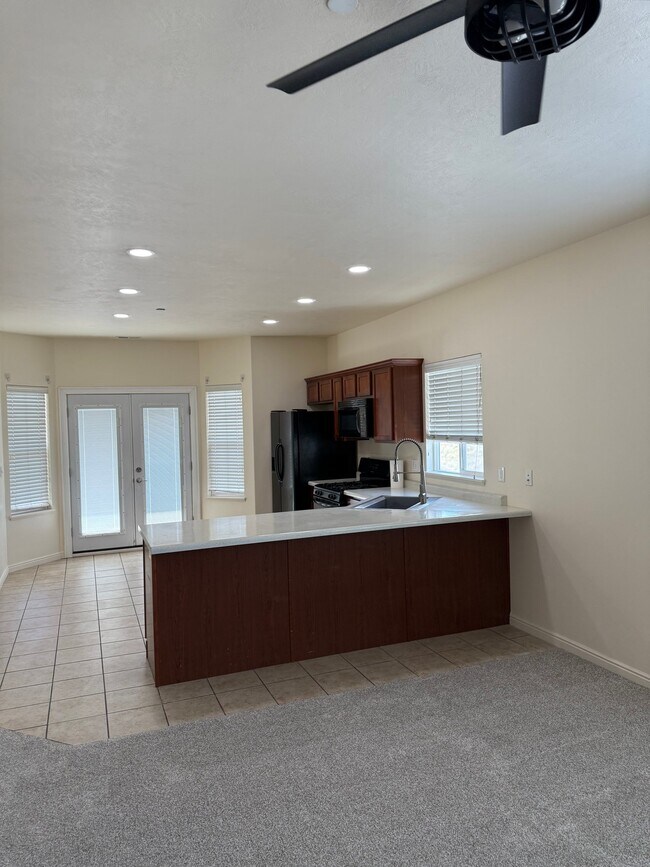 Building Photo - 114 Bella Monte Dr
