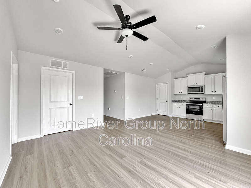 Building Photo - 3531 Clover Vly Dr