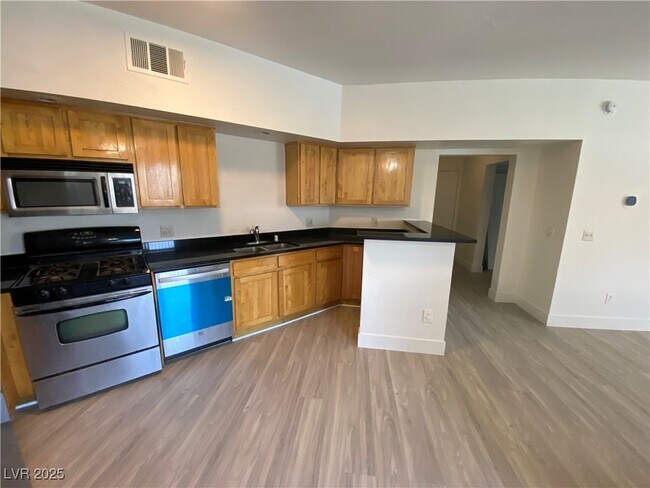 Building Photo - 8400 W Charleston Blvd