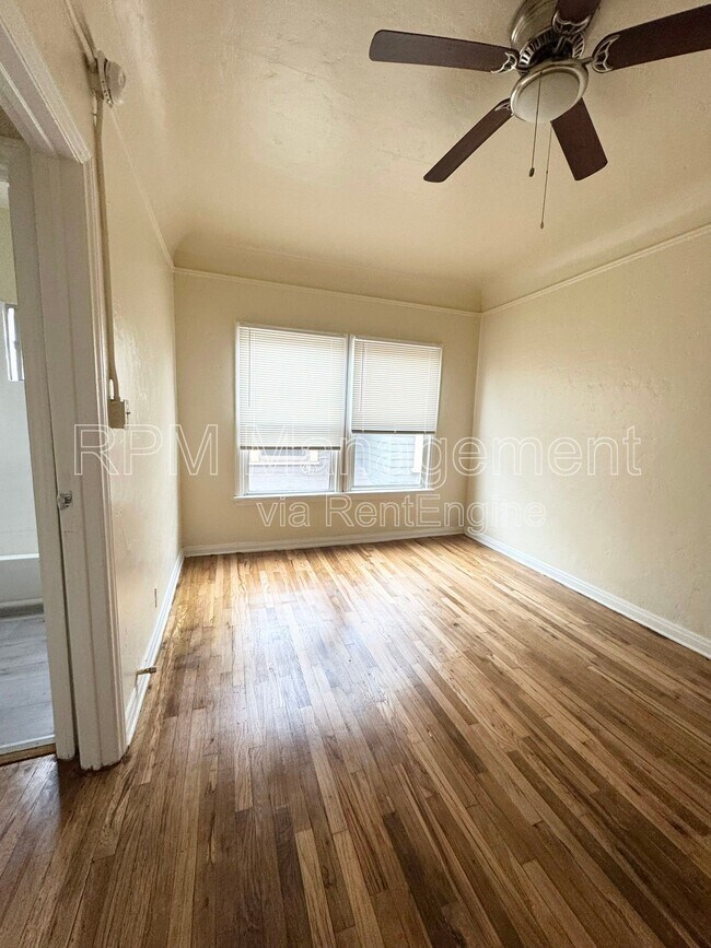 Building Photo - 1154 Normandie Ave
