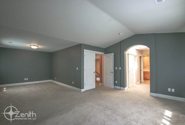 Building Photo - 2903 NE 184th Ave